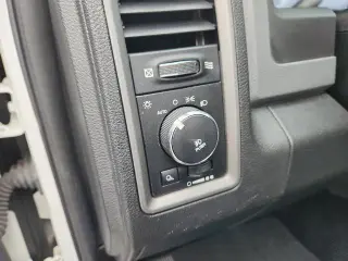 Ram 1500 2013 4x4 Tradesman 4dr Crew Cab 5.5 ft. SB Pickup