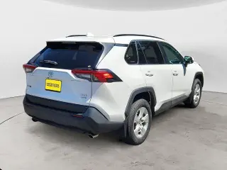 Toyota RAV4 2021 AWD XLE 4dr SUV