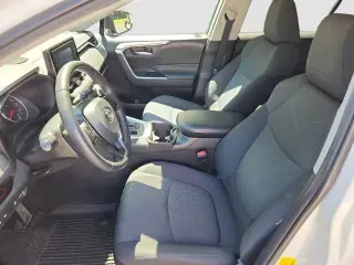 Toyota RAV4 2021 AWD XLE 4dr SUV