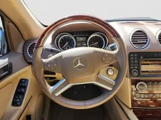 Mercedes-Benz GL-Class 2010 AWD GL 550 4MATIC 4dr SUV