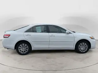 Toyota Camry 2011 SE 4dr Sedan 6M