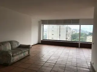 Alquiler  Apartamento Ccas.,
