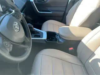 Toyota RAV4 2025 LE 4dr SUV