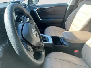 Toyota RAV4 2025 LE 4dr SUV