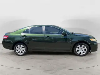 Toyota Camry 2011 SE 4dr Sedan 6M