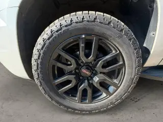 GMC Yukon 2011 4x4 SLT 4dr SUV