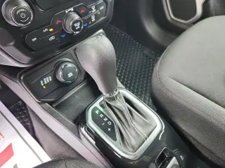 Jeep Renegade 2021 4x4 Latitude 4dr SUV