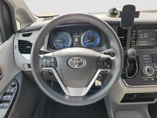 Toyota Sienna 2018 LE 7-Passenger Auto Access Seat 4dr Mini-Van