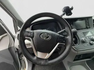 Toyota Sienna 2018 LE 7-Passenger Auto Access Seat 4dr Mini-Van