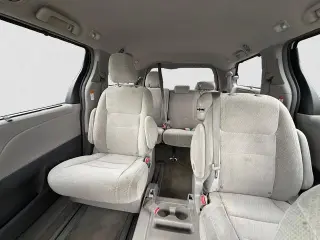 Toyota Sienna 2018 LE 7-Passenger Auto Access Seat 4dr Mini-Van