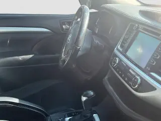 Toyota Highlander 2017 AWD SE 4dr SUV
