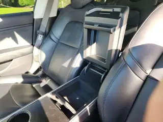 Tesla Model 3 2018 Mid Range 4dr Fastback
