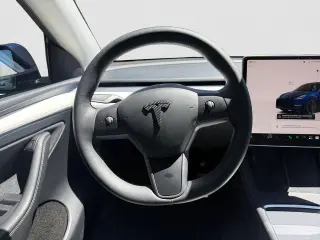 Tesla Model Y 2023 AWD Performance 4dr Crossover