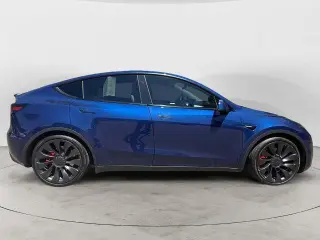 Tesla Model Y 2023 AWD Performance 4dr Crossover