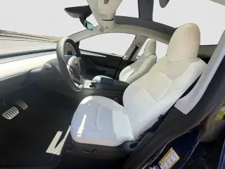 Tesla Model Y 2023 AWD Performance 4dr Crossover