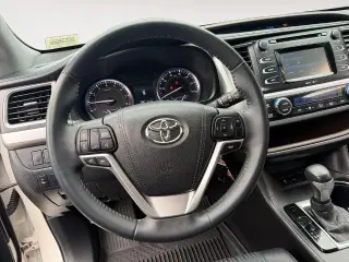 Toyota Highlander 2015 LE 4dr SUV (3.5L V6)