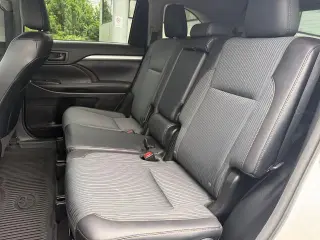 Toyota Highlander 2015 LE 4dr SUV (3.5L V6)
