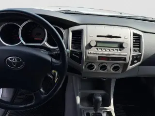 Toyota Tacoma 2006 V6 4dr Access Cab 4WD SB (4L V6 6M)