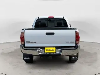 Toyota Tacoma 2006 V6 4dr Access Cab 4WD SB (4L V6 6M)