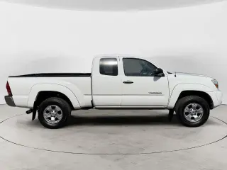 Toyota Tacoma 2006 V6 4dr Access Cab 4WD SB (4L V6 6M)