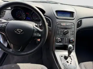 Hyundai Genesis Coupe 2012 2.0T 2dr Coupe
