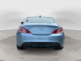 Hyundai Genesis Coupe 2012 2.0T 2dr Coupe