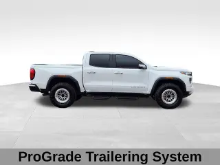GMC Canyon 2023 4x4 Denali 4dr Crew Cab 5 ft. SB
