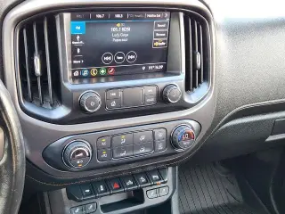 GMC Canyon 2021 4x4 AT4 4dr Crew Cab 5 ft. SB (Cloth)