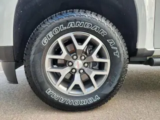 GMC Canyon 2021 4x4 AT4 4dr Crew Cab 5 ft. SB (Cloth)