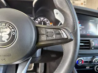 Alfa Romeo Giulia 2023 Sprint 4dr Sedan