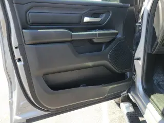 Ram 1500 2025 4x2 Tradesman 4dr Crew Cab 5.6 ft. SB Pickup