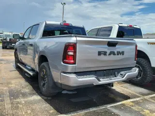 Ram 1500 2025 4x2 Tradesman 4dr Crew Cab 5.6 ft. SB Pickup