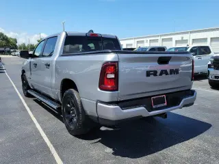 Ram 1500 2025 4x2 Tradesman 4dr Crew Cab 5.6 ft. SB Pickup