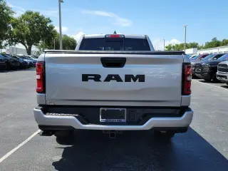 Ram 1500 2025 4x2 Tradesman 4dr Crew Cab 5.6 ft. SB Pickup