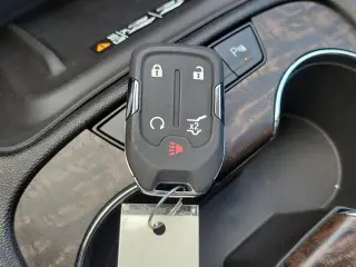 GMC Acadia 2023 4x4 Denali 4dr SUV