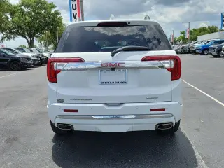 GMC Acadia 2023 4x4 Denali 4dr SUV