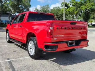 Chevrolet Silverado 1500 2026 4x2 Custom 4dr Crew Cab 5.8 ft. SB