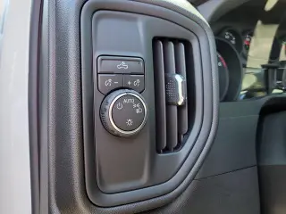 Chevrolet Silverado 1500 2026 4x2 Custom 4dr Crew Cab 5.8 ft. SB