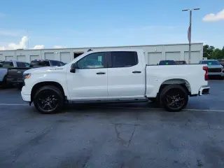 Chevrolet Silverado 1500 2026 4x2 Custom 4dr Crew Cab 5.8 ft. SB