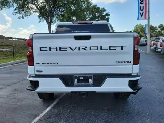Chevrolet Silverado 1500 2026 4x2 Custom 4dr Crew Cab 5.8 ft. SB