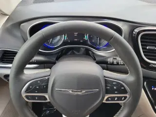 Chrysler Pacifica 2024 Touring L 4dr Mini-Van