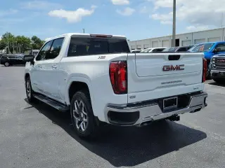 GMC Sierra 1500 2022 4x4 SLT 4dr Crew Cab 5.8 ft. SB