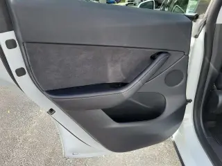 Tesla Model Y 2021 AWD Long Range 4dr Crossover