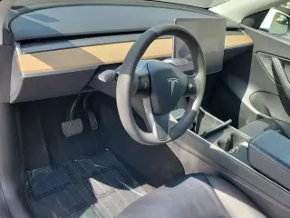 Tesla Model Y 2021 AWD Long Range 4dr Crossover