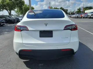 Tesla Model Y 2021 AWD Long Range 4dr Crossover