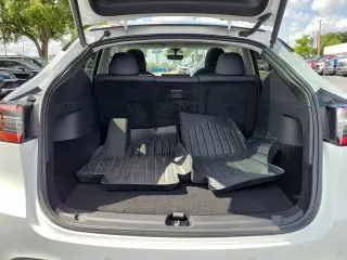 Tesla Model Y 2021 AWD Long Range 4dr Crossover