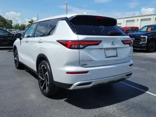 Mitsubishi Outlander 2024 SE 4dr SUV