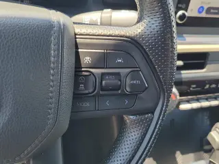 Toyota Tacoma 2025 4x4 SR5 4dr Double Cab 5.0 ft SB