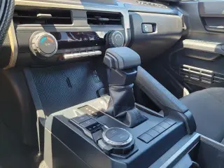 Toyota Tacoma 2025 4x4 SR5 4dr Double Cab 5.0 ft SB