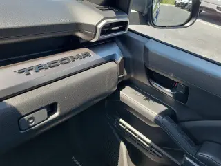 Toyota Tacoma 2025 4x4 SR5 4dr Double Cab 5.0 ft SB